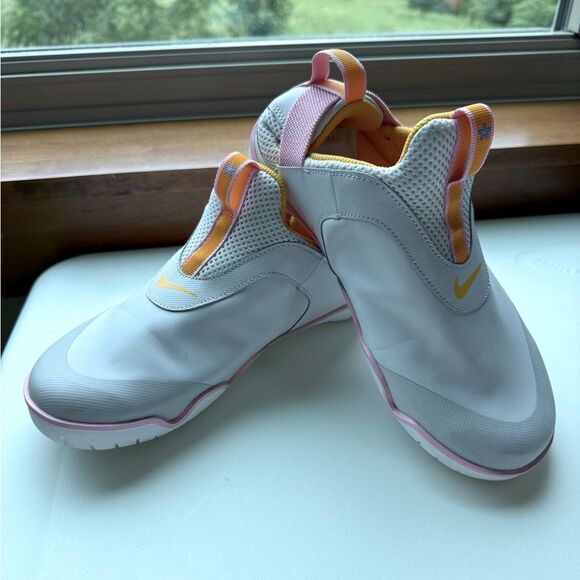 Nike Zoom Pulse Vast Medical Doctor Nurse Sneakers Size 6 Grey Pink. - Picture 2 of 11